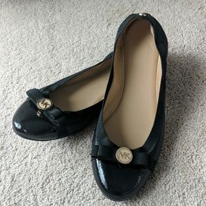 Michael Kors patent bow MK Logo flats 9.5 EUC